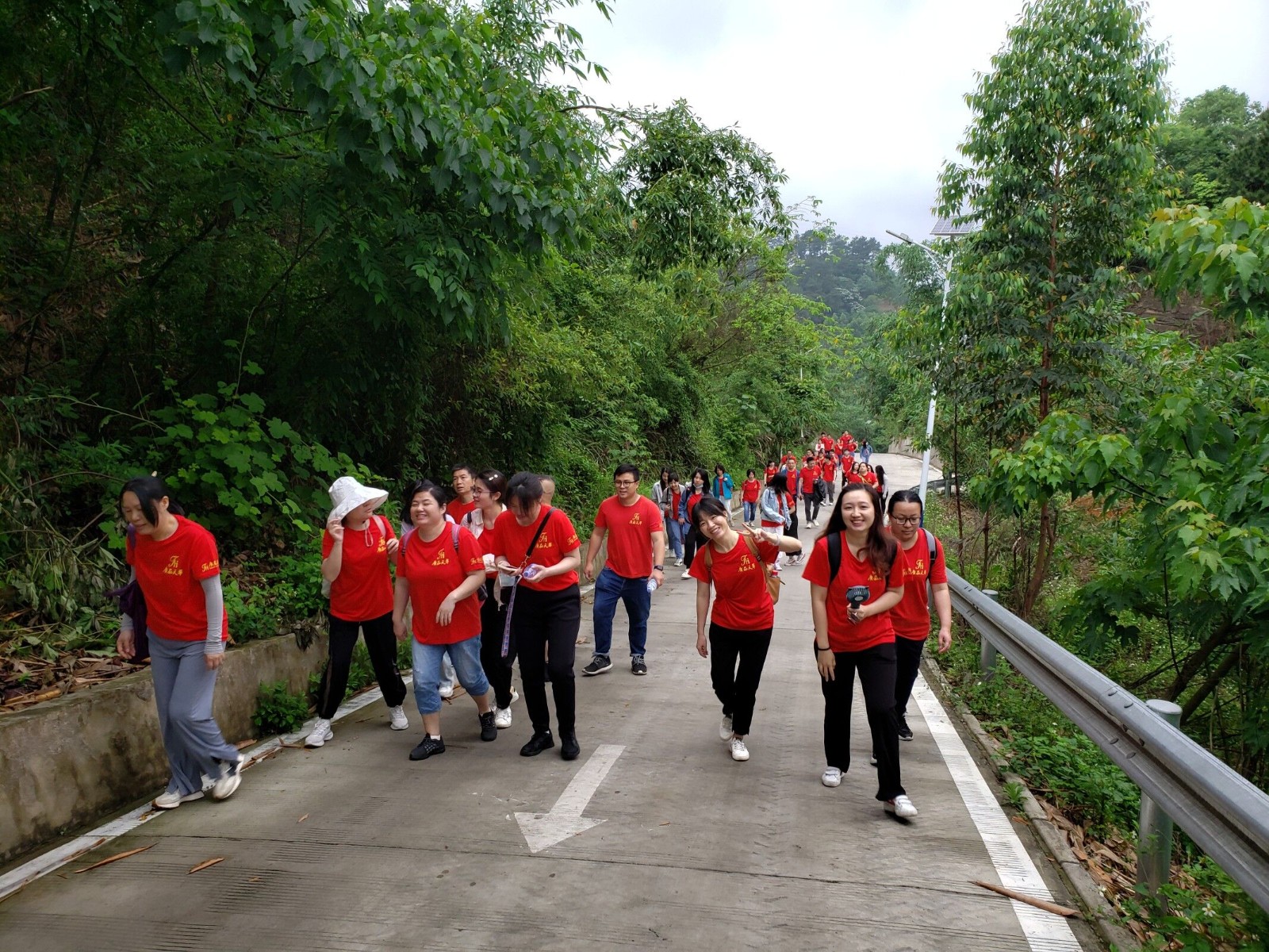 2022年螺螄粉小鎮(zhèn)飛行營地“美麗柳州，快樂前行”健步走活動